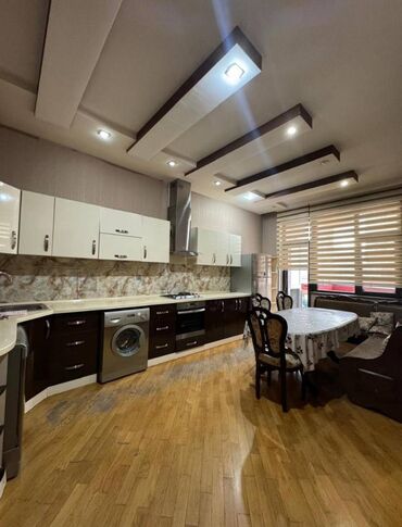 Uzunmüddətli kirayə mənzillər: Tibb Universiteti yaxınlığında 16 mərtəbəli binanın 4-cü mərtəbəsində — 10