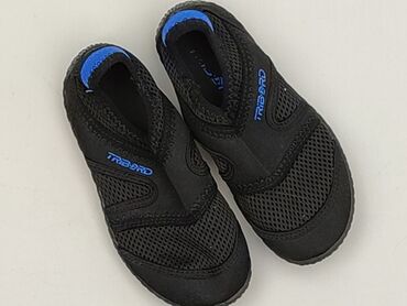 numoco sukienki: Sport shoes Decathlon, 30, Used