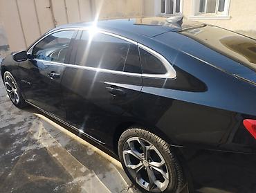 yalquzaq moto: Chevrolet Malibu RS sedan - Korpusu: qara rəng, aerodinamik kuzov — 10