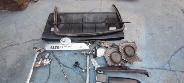 Крышки багажника и комплектующие: Накладка крышки багажника Toyota, 2010 г., Оригинал — 6