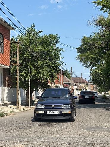 r14 diski teker: Volkswagen Golf III, 5 qapı hatchback. Gecə-göy (tünd mavi) rəng — 1