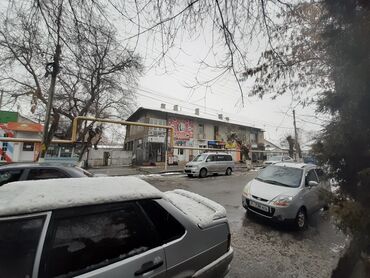 сдача коммерческой недвижимости в аренду: Сдаю Часть магазина, В жилом доме, 55 м² Действующий, Без оборудования, С ремонтом, Вода, Канализация, Электричество, Отдельный вход, 1 линия