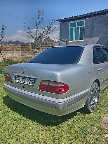 bmw e 38: Mercedes-Benz E-Class (W210) sedan - Kuzov: 4 qapılı sedan, gümüşü — 2