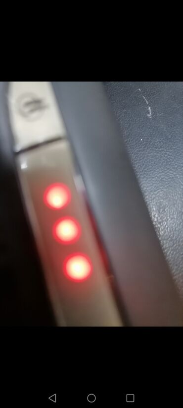 Ostali aparati za ličnu negu: Pegla za kosu Remington 58 w ispravna dobra 
 Mirjevo — 11