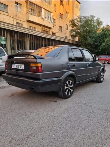 поворотник гольф 3: Volkswagen Jetta: 1991 г., Седан