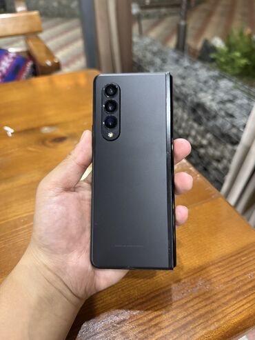 монитор на авто: Samsung Galaxy Z Flip 3 5G, Б/у, 256 ГБ, цвет - Черный