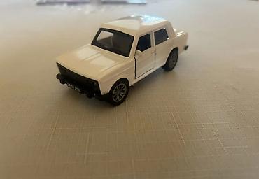 avtovaz oyuncaq treyler: Miniatür LADA 2105 model maşın - Miqyas: təxmini 1:36–1:43 (kompakt — 1