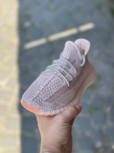 Patike: Adidas Yeezy Boost 350 patike

Novo
Brojevi 36 do 46 — 11