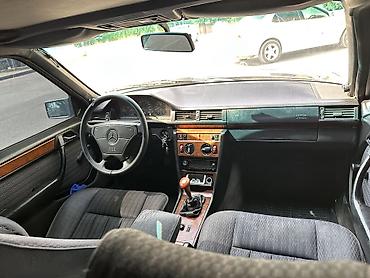 Унаа сатуу: Mercedes-Benz 220: 1993 г., 2.2 л, Кол менен иштөөчү, Бензин, Седан — 10