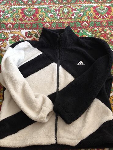масло для тела: Adidas флисовая куртка (2XL) Цена: 1800 сом (покупал за 2500)