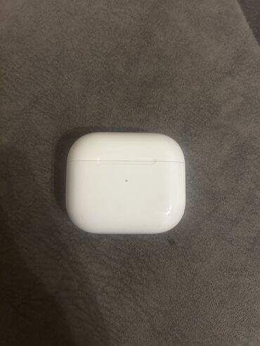 airpods qulaqciq qiymeti: AirPods 3. Yaxsi veziyyetdedi. Ceki her seyi var. AirPods Pro ile