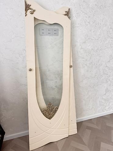bıldırcın eti satışı: Klassik üslubda şkaf vitrin qapıları və dekorativ ayaqları - Rəng — 2