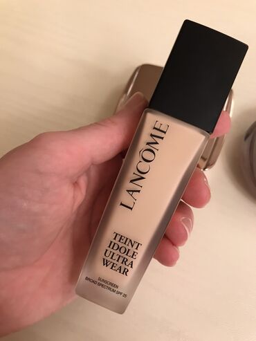 крем для отбеливания кожи и устранения пигментных пятен: Тональный Ланком, отличный тональный, оригинал, привозила с Москвы