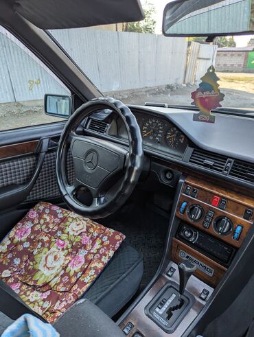 Mercedes-Benz: Mercedes-Benz W124: 1994 г., 2.2 л, Автомат, Бензин, Седан — 9