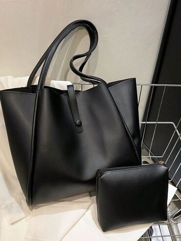 чёрная сумка: Новые сумки. Ликвидация с магазина В наличии 2 вида Сумка +
