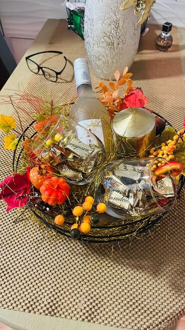 Kompleti namirnica: Poklon aranžmani – premium setovi sa pićem i dekoracijom - Ručno — 11