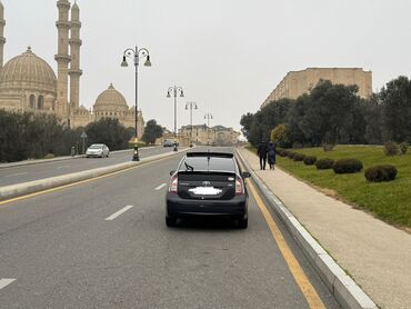 Toyota: Toyota Prius: 1.8 l | 2012 il Hetçbek — 10