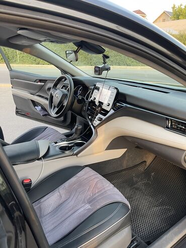 Toyota: Toyota Camry: 2021 г., 2.5 л, Вариатор, Гибрид, Седан — 5