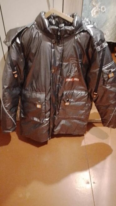 qış üçün kapüşonlu qadın gödəkçələri: Женская куртка XL (EU 42)