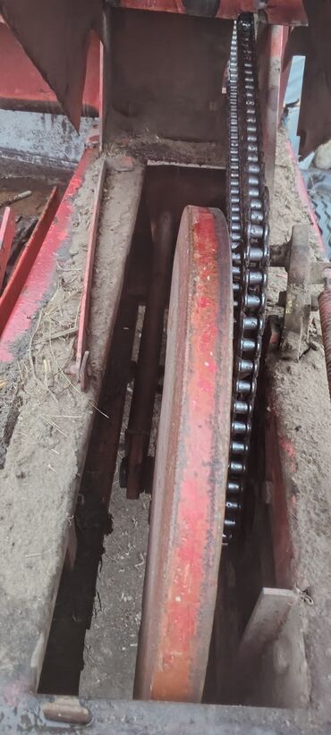 Pres bağlayanlar: Kənd təsərrüfatı üçün saman/ot presləyən pres-podborşik (kvadrat balya — 9