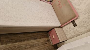 Komodlar: Təknəfərlik çarpayı, Bazasız, Matras ilə, Siyirməsiz
