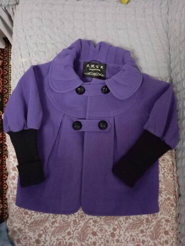 детский пальто: Пальто в хорошем состоянии на девочку 6-7 лет