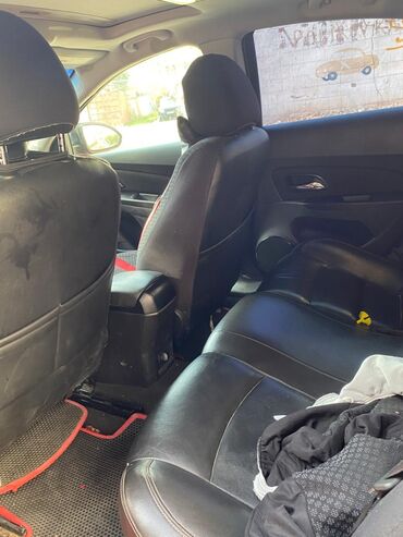 Chevrolet: Chevrolet Cruze – qırmızı sedan - Kuzov: 4 qapılı sedan, parlaq — 6