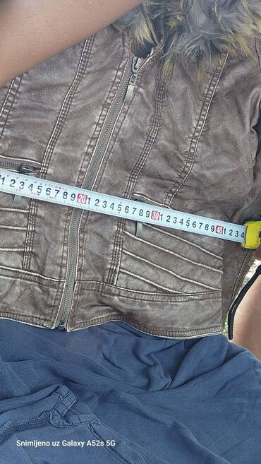 prsluci waikiki: Predivna jaknica veličina L dimenzije ima na slikama
