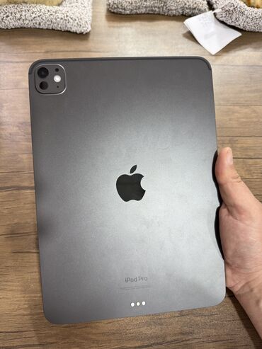 ipad pro 2023 qiymeti: Б/у Apple iPad Pro 11 (2024), 11", 256 ГБ, Самовывоз