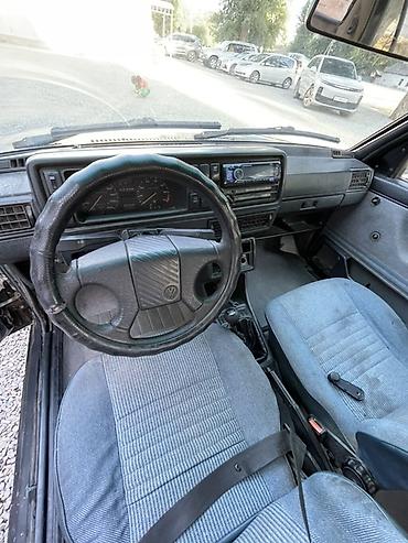 Унаа сатуу: Volkswagen Jetta: 1989 г., 1.8 л, Кол менен иштөөчү, Бензин, Седан — 5