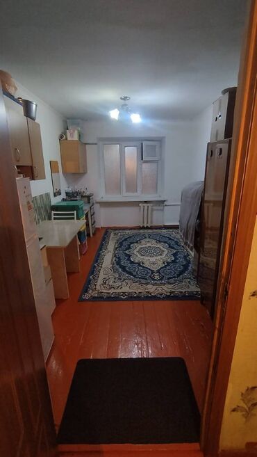 тоголок молдо фрунзе: 1 комната, 15 м², Общежитие и гостиничного типа, 3 этаж, Косметический ремонт