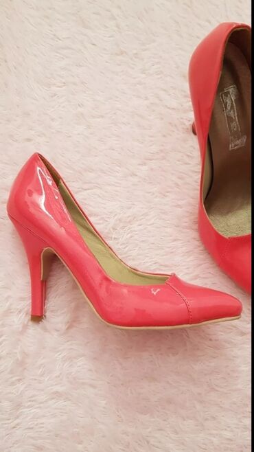 opposite novi pazar: Pumps, 36