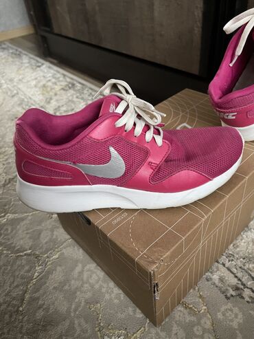 Кроссовки и спортивная обувь: Кроссовки, 37, 37.5, 38, Nike, Б/у, цвет - Розовый, Самовывоз