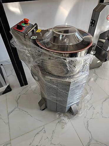 Digər restoran, kafe avadanlığı: Zırh Makinası Çağdaş Türkiyə istehsalı Gücü: 1.5 kw / 1000 d/d — 12