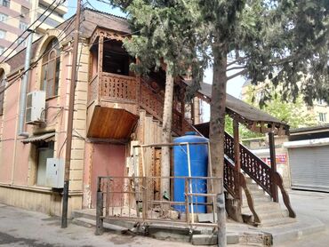 arendaya restaran: Xırdalanda şəhərin mərkəzində heydər parkının düz qarşisinda