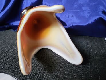 Stare vaze i dekor: Vaza rucni rad Dragan Drobnjak iz 70ih.god. Vaza duvano staklo,bez — 9