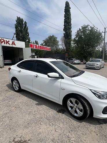 18 r: Chevrolet : 2021 г., 1 л, Автомат, Бензин, Седан — 6