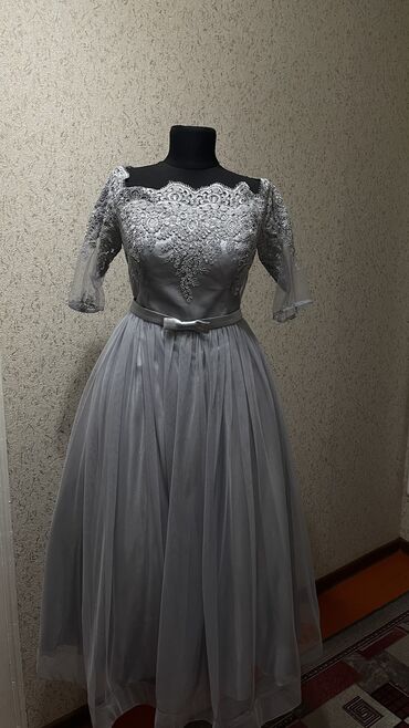 платья рубашки удлиненное сзади: Вечернее платье, Пышное, С рукавами, Корсет