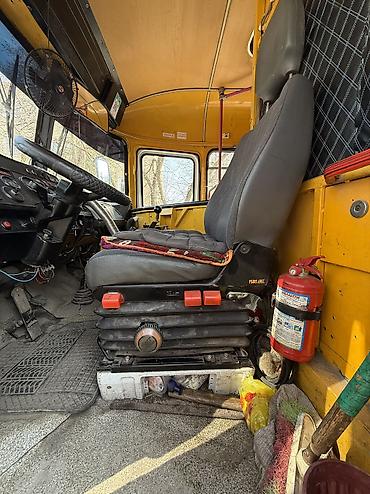 Другой транспорт: Автобус ПАЗ на шасси ГАЗ (передняя решётка с логотипом ГАЗ). Кузов — 7