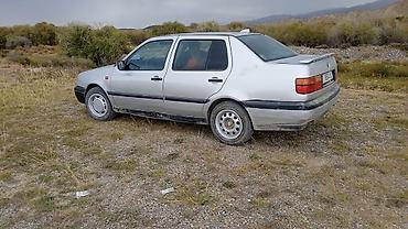 Volkswagen: Volkswagen Vento: 1993 г., 2 л, Механика, Бензин, Седан — 1