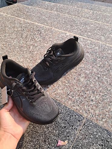 asics кроссовки: ASICS brendindən qara rəngdə, torlu materialdan hazırlanmış idman — 2