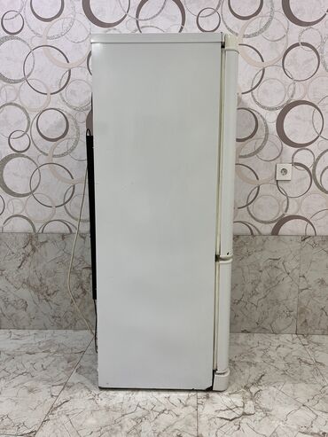 Soyuducular: İşlənmiş 2 qapılı Indesit Soyuducu Satılır, rəng - Ağ — 2