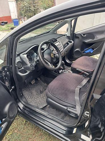 салон на фит: Honda Fit: 2009 г., Автомат, Бензин, Хэтчбэк — 3