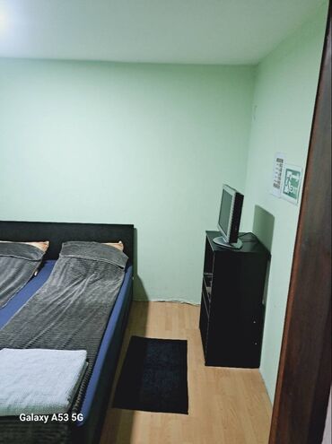 Kuća na dan: 60 kv. m, 3 sobe — 2