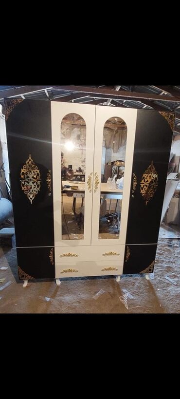 Dolablar: Açılan, 4 qapılı Düz dolab, Şifonyer — 15