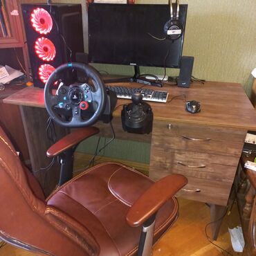 Masaüstü kompüterlər və iş stansiyaları: Dest logitech hamsi cemi 1700 azn
KREDIT VAR — 2