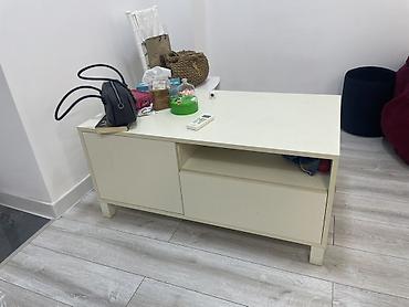ev mebeleri: İşlənmiş, Düz TV altlığı, Polkalı, Laminat — 1