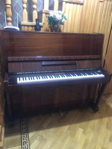 belarus 82 satisi in Azərbaycan | KƏND TƏSƏRRÜFATI MAŞINLARI: Belarus pianino köçle elaqedar tecili satılır 300azn