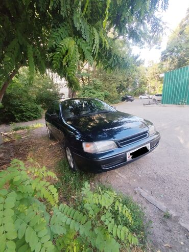 Toyota: Toyota Carina E: 1994 г., 1.6 л, Механика, Бензин, Седан