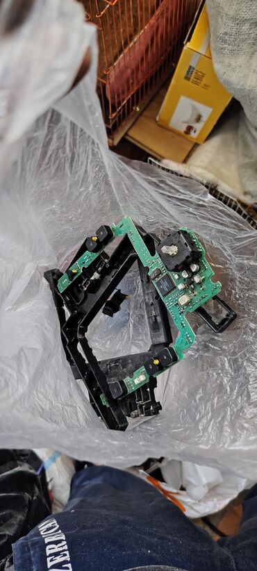 Digər avtomobil ehtiyat hissələri: W 210 bezı seyler var munasıb qıymete vali dınama ucun amontka komur -da lalafo.az — 5 Digər avtomobil ehtiyat hissələri: W 210 bezı seyler var munasıb qıymete vali dınama ucun amontka komur — 5